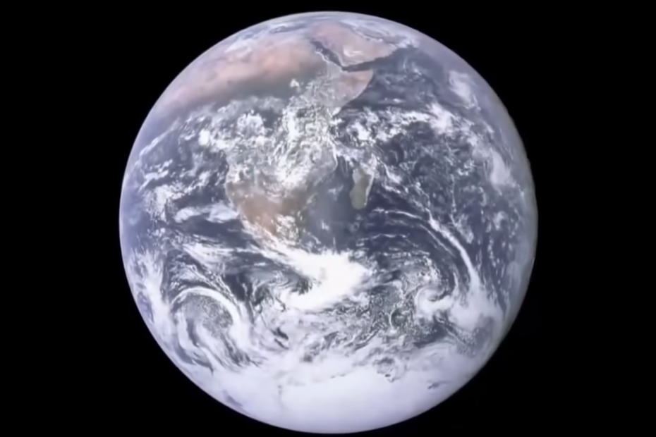 La Terra vista dallo spazio - dal Video di Stephen Hawking